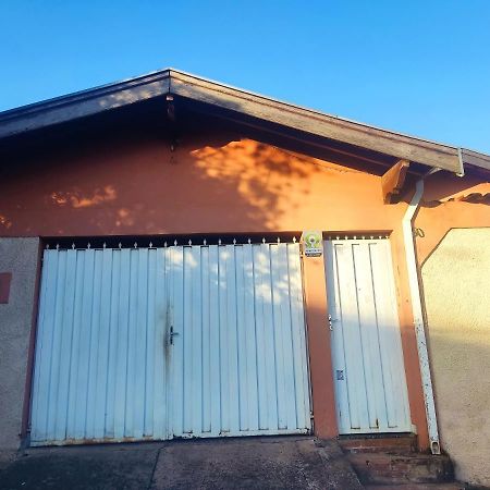 Casa Aconchegante A 28 Min. Thermas De Sao Pedro 皮拉西卡巴 外观 照片